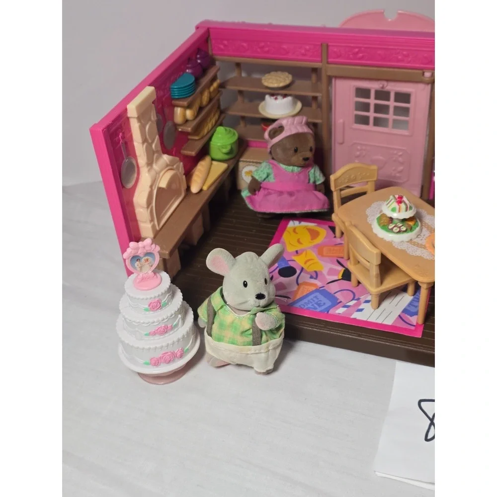 Li'l Woodzeez Calico Critters Mix Tickle Your Taste Buds Bakery With Accessories